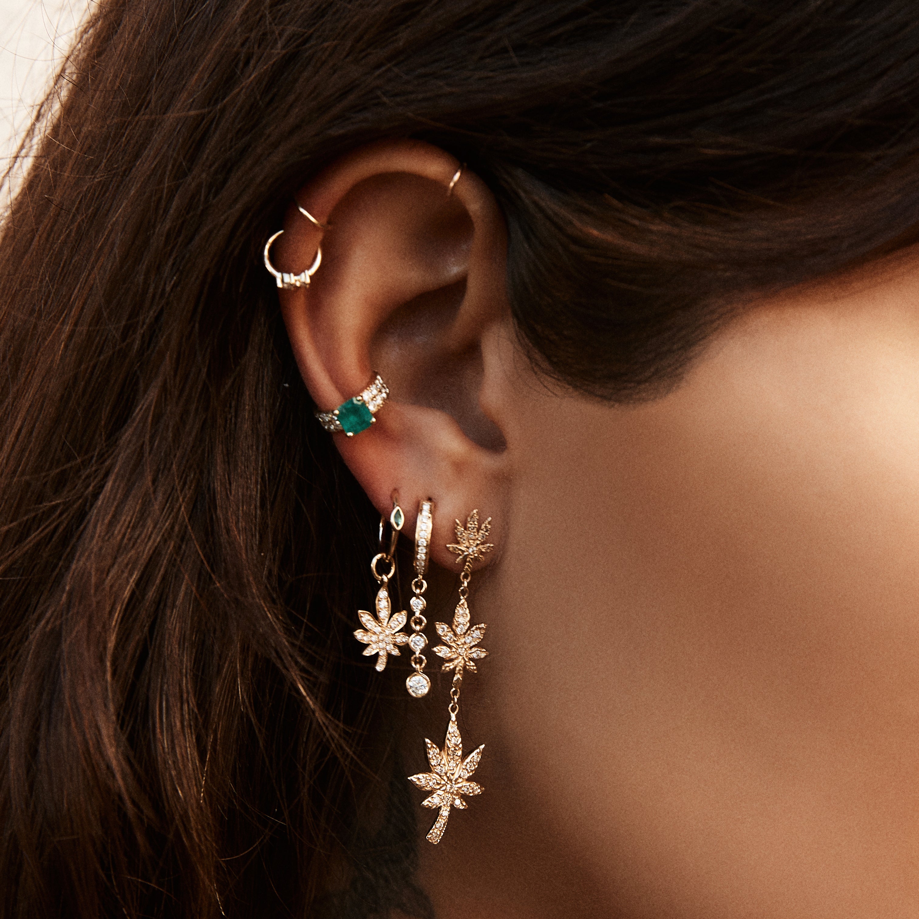 DOUBLE ROW PAVE EMERALD BAGUETTE EAR CUFF