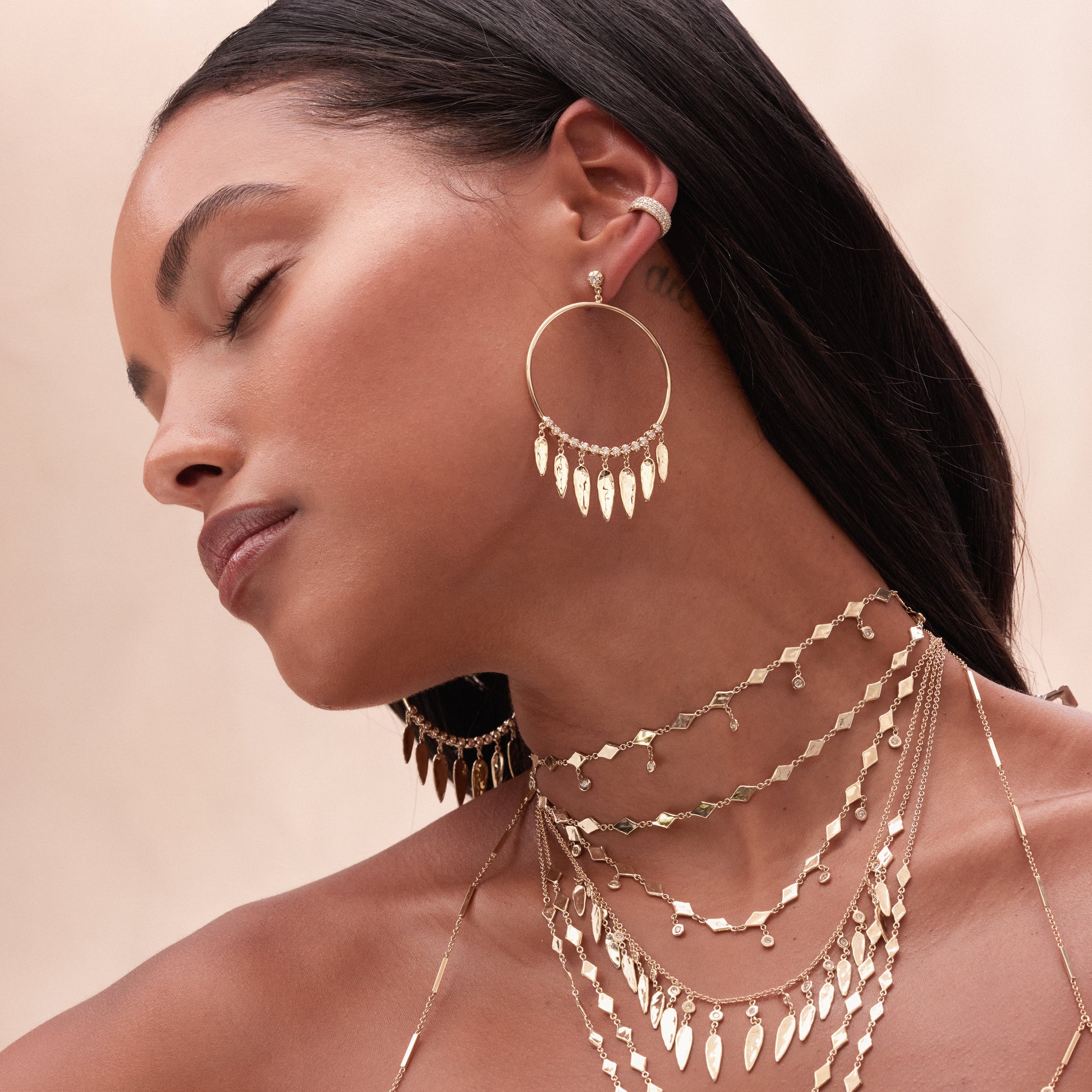 Hammered Kite Shape + Diamond Shakers Choker Necklace
