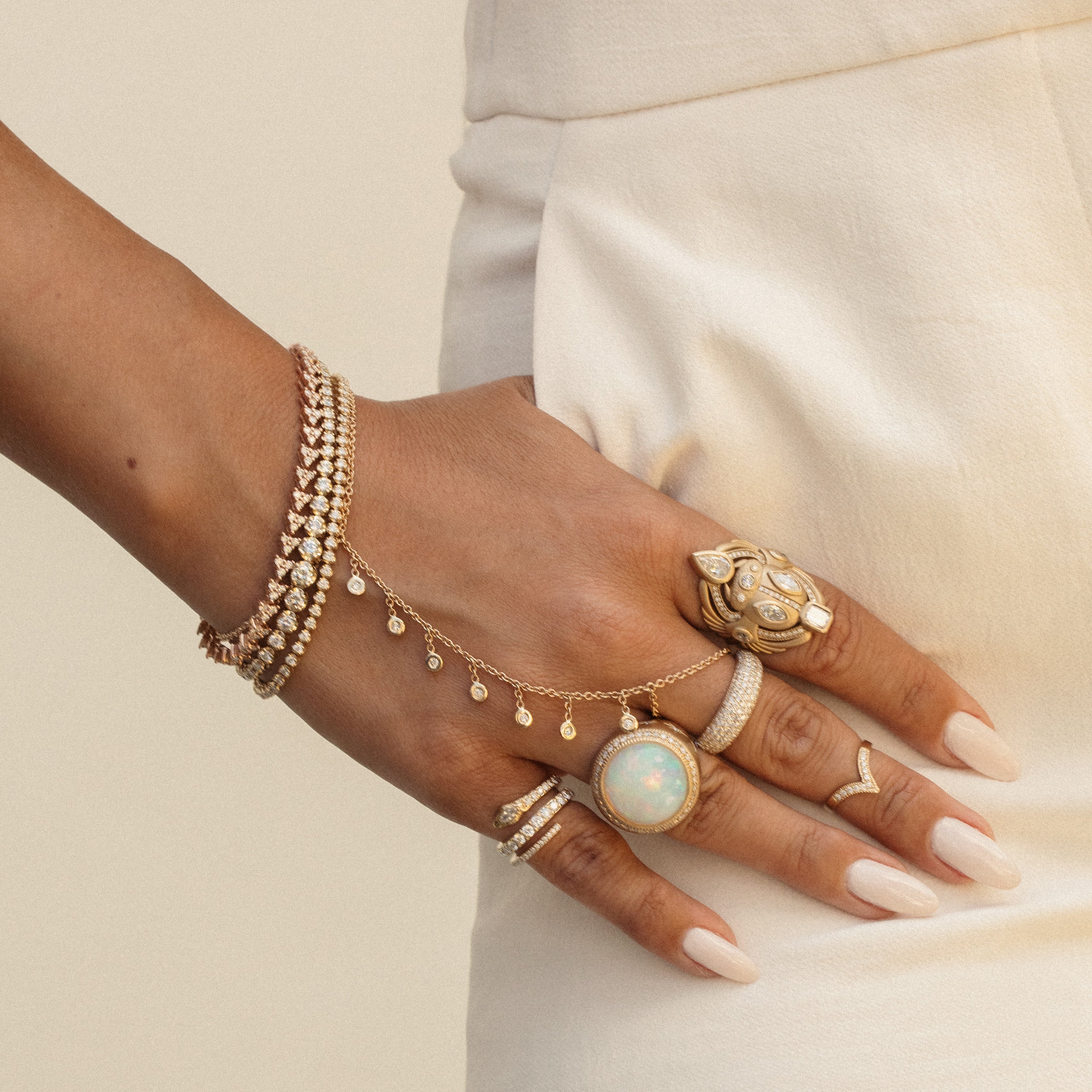 7 Diamond Shaker Finger Bracelet