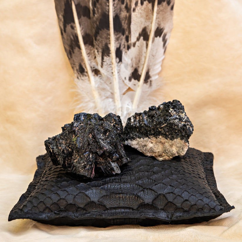 SMALL BLACK TOURMALINE CLUSTER CRYSTAL
