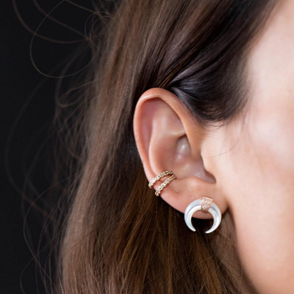 MOTHER OF PEARL MINI DOUBLE HORN STUD